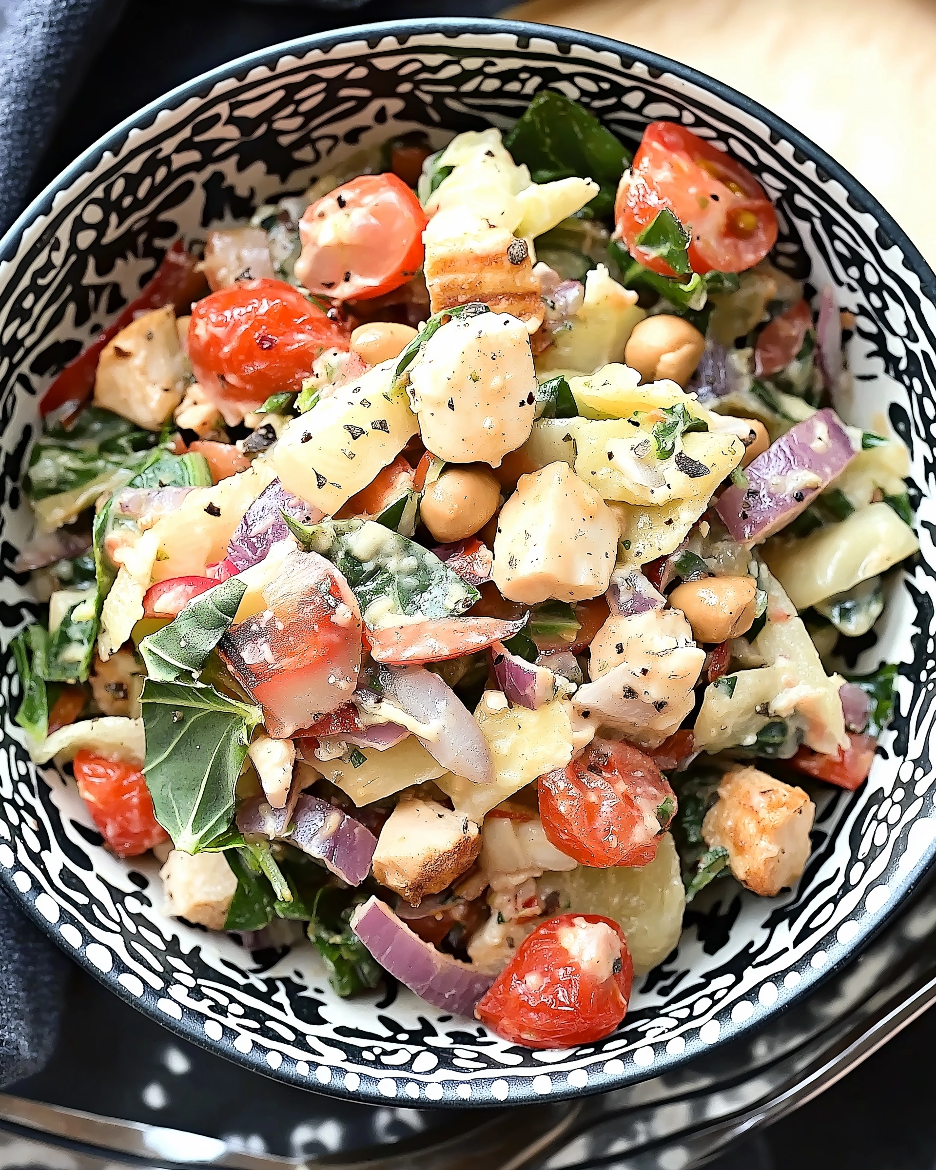 Kichererbsen-Gemüse Caesar-Salat: Ein Genuss für alle!