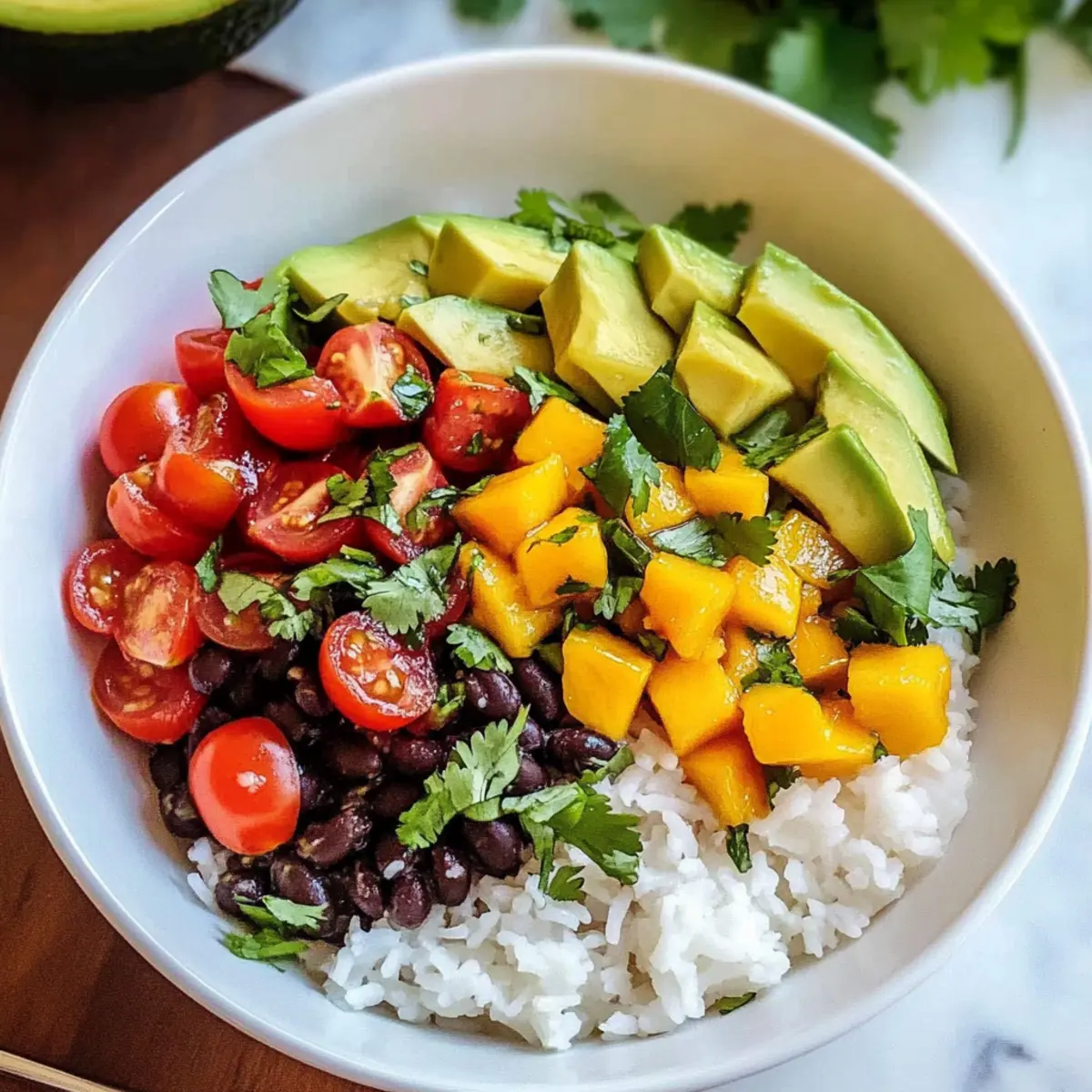 Schwarze Bohnen Burrito Schalen mit frischer Mango Salsa