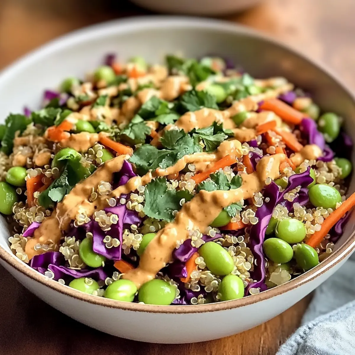 Edamame-Salat mit Erdnussdressing für jeden Tag