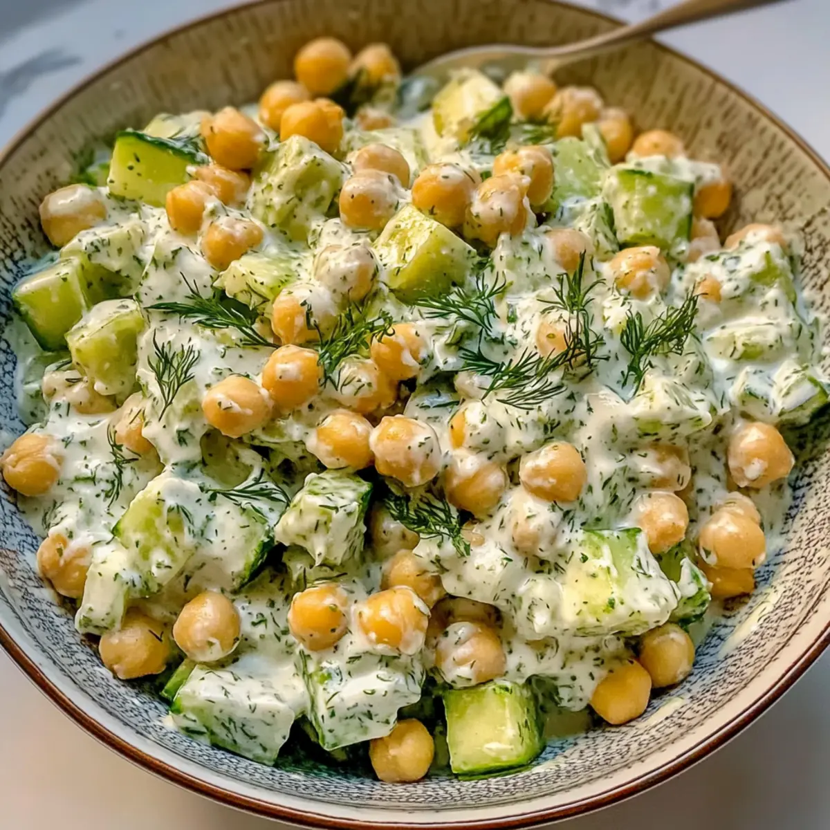 Kichererbsensalat mit Tzatziki – Einfach und Köstlich